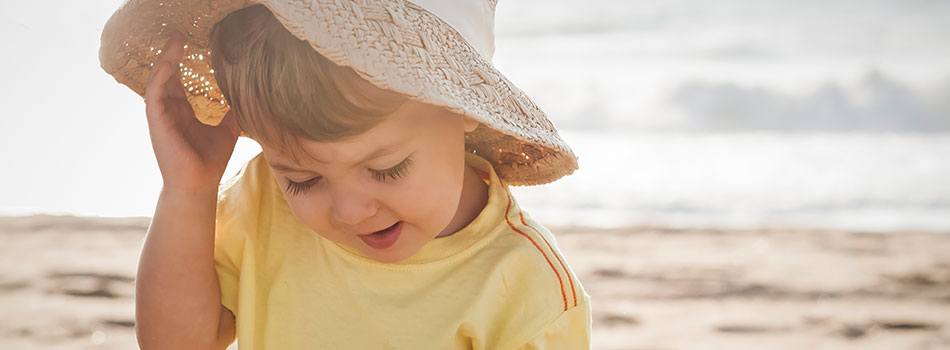Essensiell guide til solpleie for babyer og barn